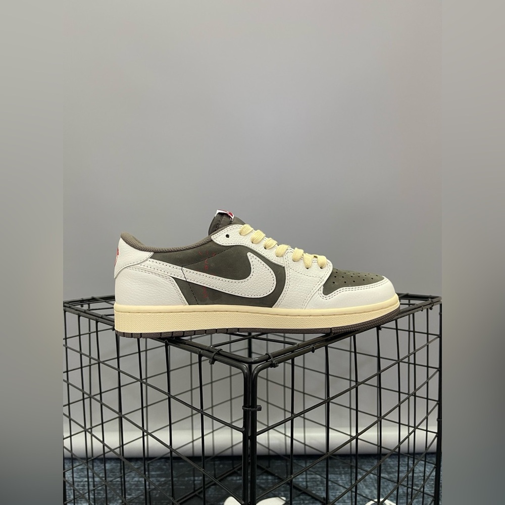 Travis Scott x Air Jordan 1 Retro Low OG 'Reverse Mocha' - Picture 2 of 9